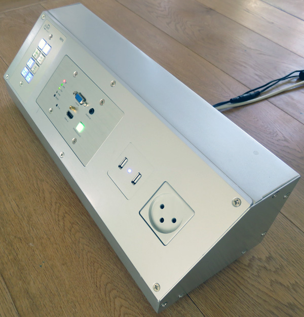 מעמד שולחני מודולרי עם פנל VGA HDMI