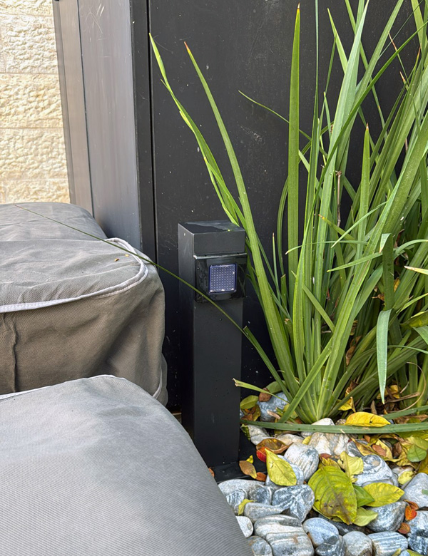 עמודון חוץ שחור אנטי ונדל