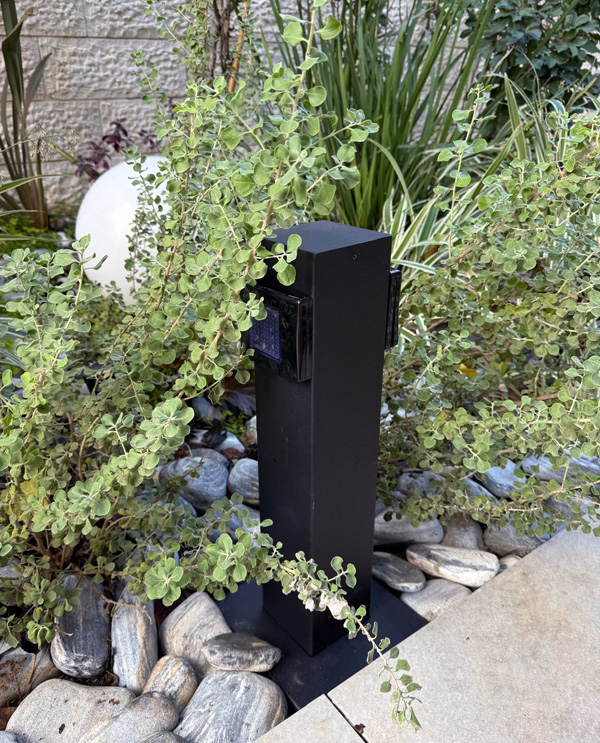 עמודון חוץ מודולרי שחור עשוי נירוסטה