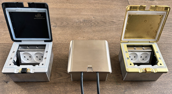 קופסת רצפה מוגנת מים IP55 במצב מחובר