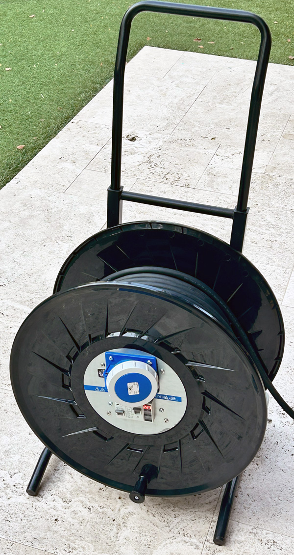 גלגלת/תוף כבל מאריך חד פאזי 32 אמפר