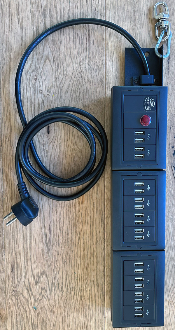 עמדות/תחנות טעינה מרובות USB