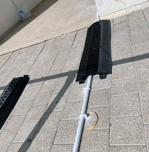 תעלת הגנה על צנרת חשמל ואינסטלציה